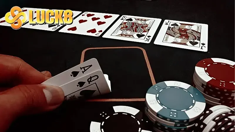 Khái quát về xì dách online tại Luck8